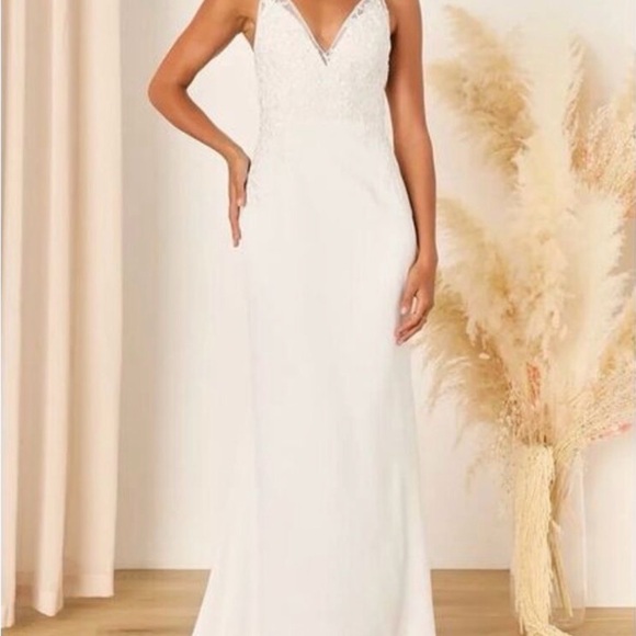 Lulus Dresses & Skirts - Elegant White Gown with Appliqué Detail
